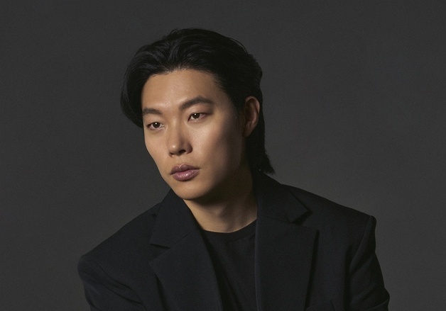 '들쥐' 류준열 "1인 2역 도전, 목소리·귀·눈알 점까지 다르게" [N인터뷰]①