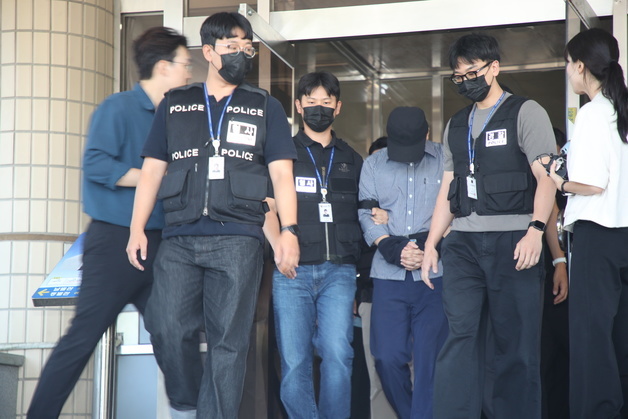 실종사건 허위종결 혐의 송치되는 부 경장