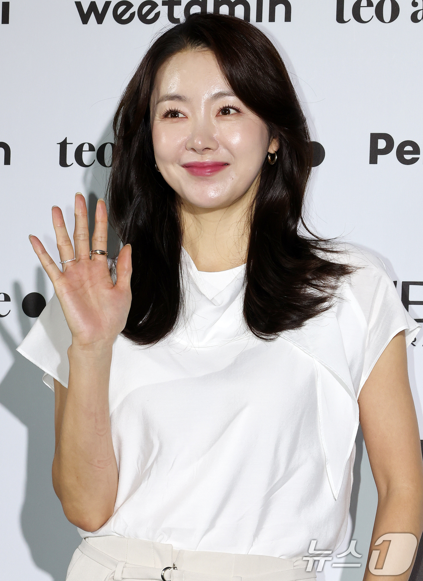 (서울=뉴스1) 김진환 기자 = 배우 소이현이 1일 서울 중구 동대문디자인플라자(DDP)에서 열린 2027 S/S서울패션위크 리이(RE RHEE) 컬렉션에 참석해 포즈를 취하고 있 …