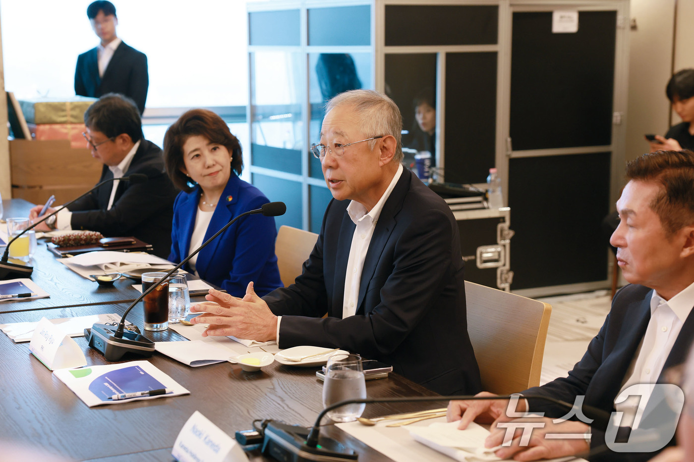 (서울=뉴스1) = 류진 한국경제인협회 회장이 1일 서울 여의도 FKI타워에서 열린 '한국경제인협회-간사이경제동우회 간담회'에서 인사말을 하고 있다. (한국경제인협회 제공. 재판매 …