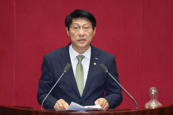 인사말하는 김형연 의원