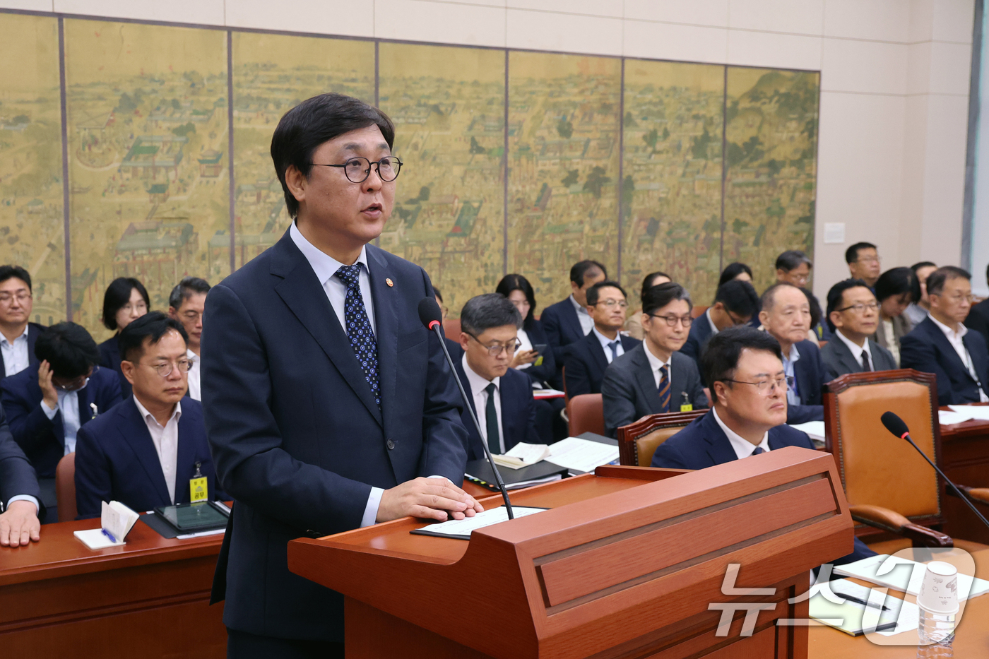 (서울=뉴스1) 황기선 기자 = 최휘영 문화체육관광부 장관이 1일 오후 서울 여의도 국회에서 열린 문화체육관광위원회 전체회의에서 인사말을 하고 있다.  2026.9.1/뉴스1