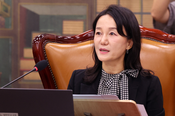 발언하는 이재정 위원장