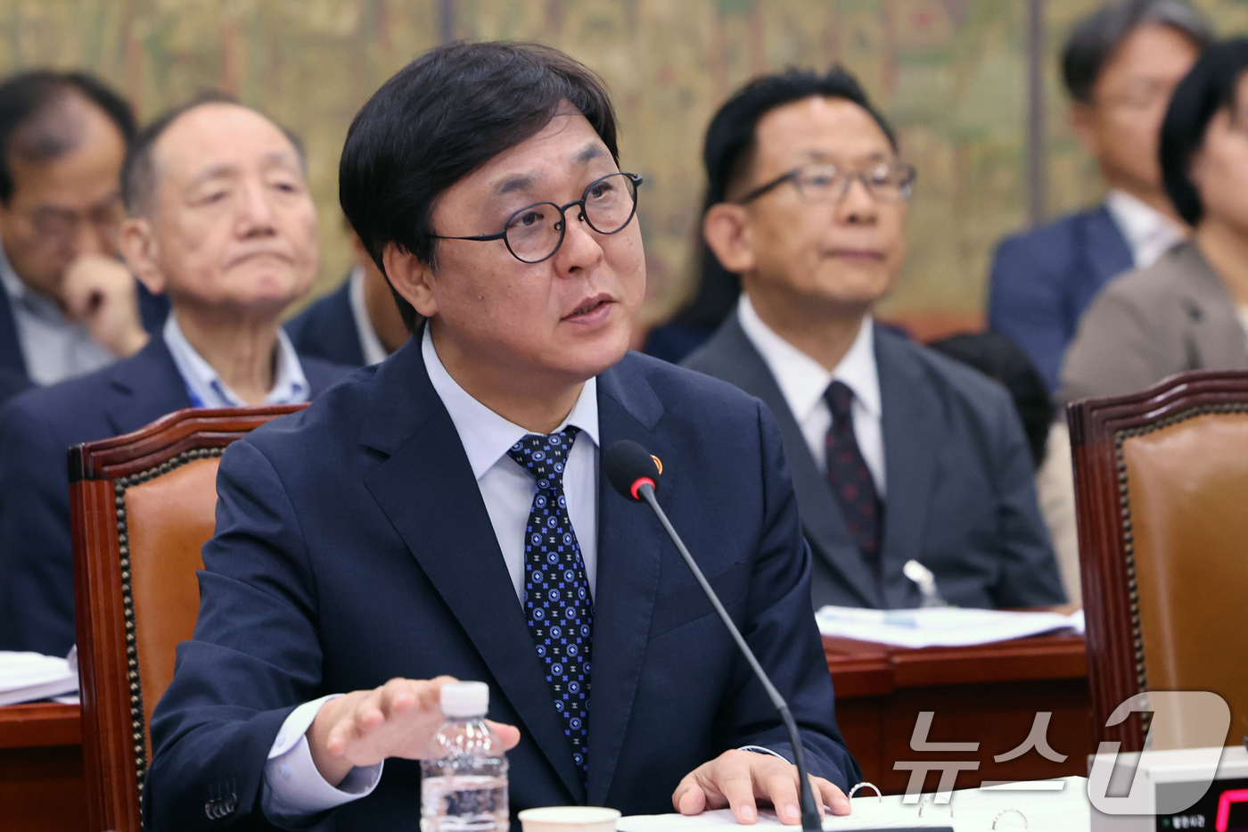 (서울=뉴스1) 황기선 기자 = 최휘영 문화체육관광부 장관이 1일 오후 서울 여의도 국회에서 열린 문화체육관광위원회 전체회의에서 의원 질의에 답하고 있다. 2026.9.1/뉴스1