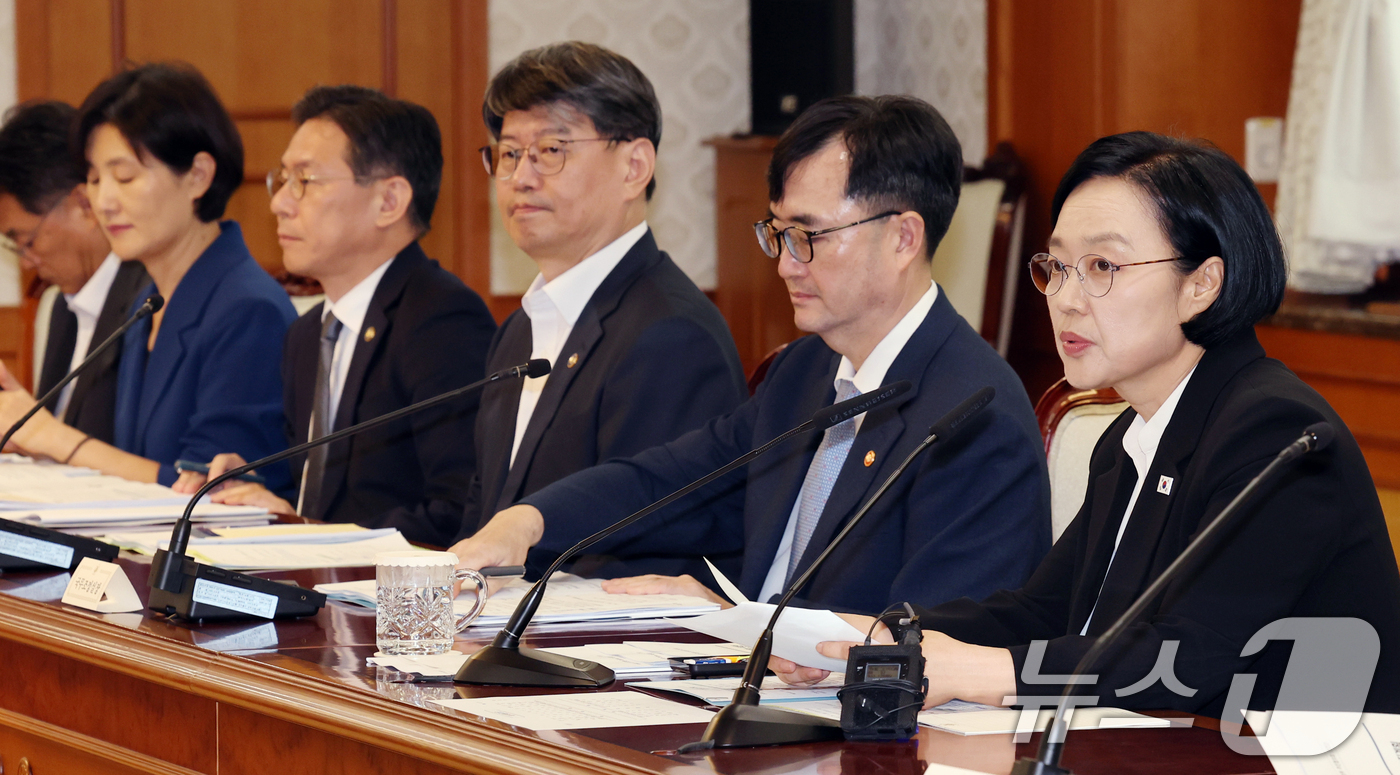 (서울=뉴스1) 이종덕 기자 = 한성숙 국무총리가 1일 서울 종로구 정부서울청사에서 열린 국토대전환 범정부 추진협의회에서 모두발언하고 있다.  2026.9.1/뉴스1
