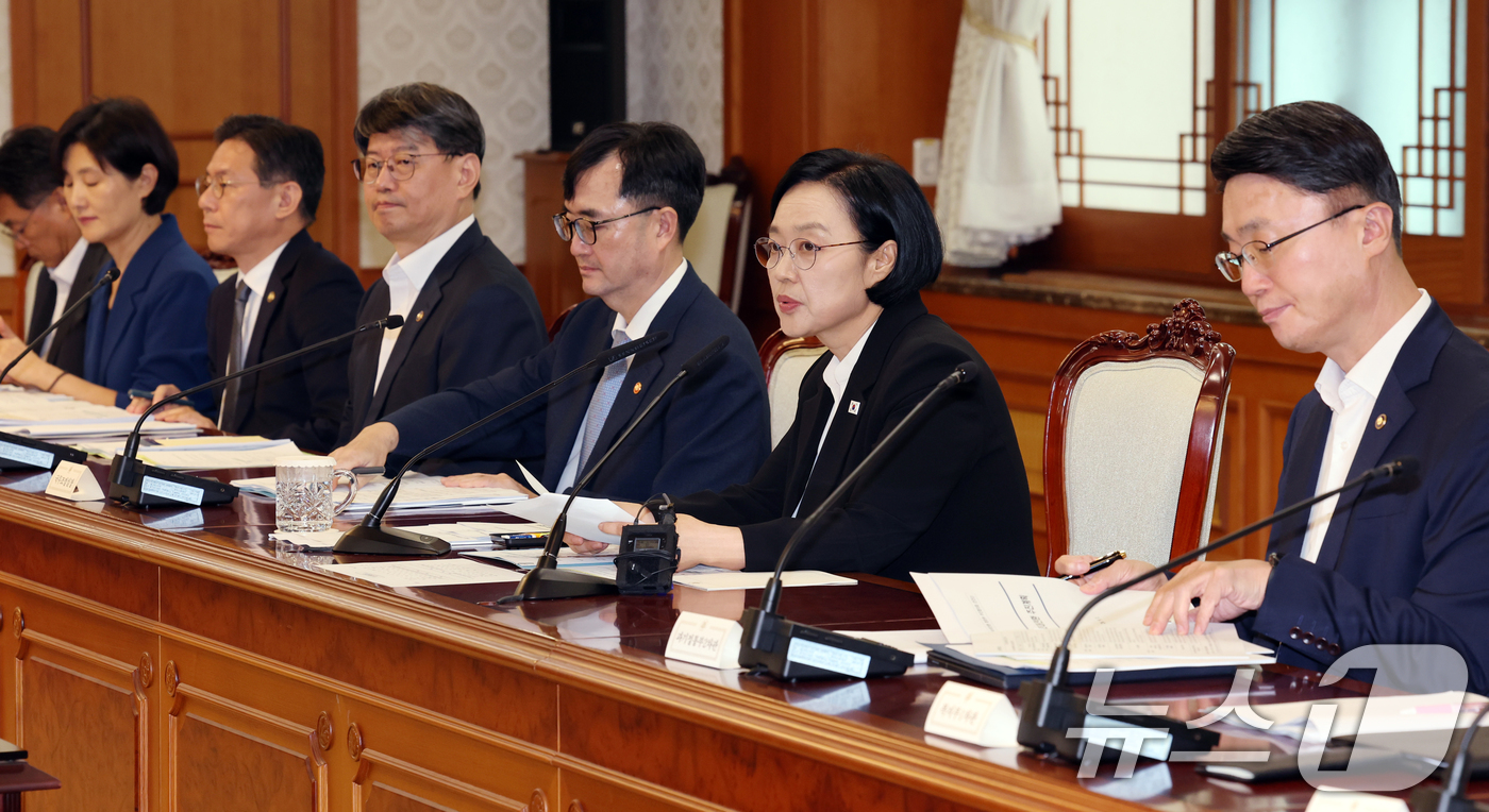 (서울=뉴스1) 이종덕 기자 = 한성숙 국무총리가 1일 서울 종로구 정부서울청사에서 열린 국토대전환 범정부 추진협의회에서 모두발언하고 있다.  2026.9.1/뉴스1
