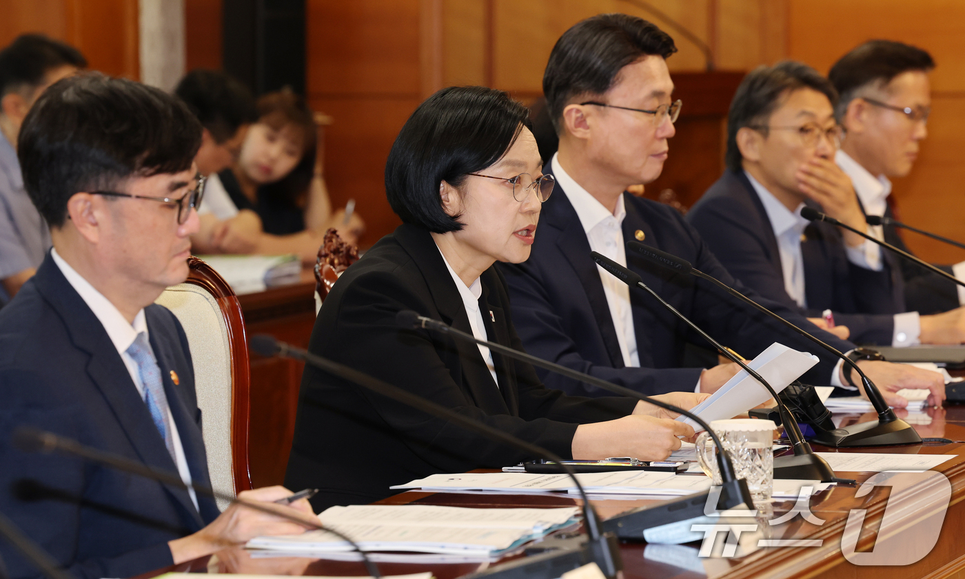 (서울=뉴스1) 이종덕 기자 = 한성숙 국무총리가 1일 서울 종로구 정부서울청사에서 열린 국토대전환 범정부 추진협의회에서 모두발언하고 있다. 2026.9.1/뉴스1