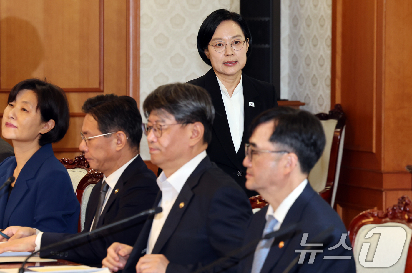 (서울=뉴스1) 이종덕 기자 = 한성숙 국무총리가 1일 서울 종로구 정부서울청사에서 열린 국토대전환 범정부 추진협의회에 입장하고 있다. 2026.9.1/뉴스1