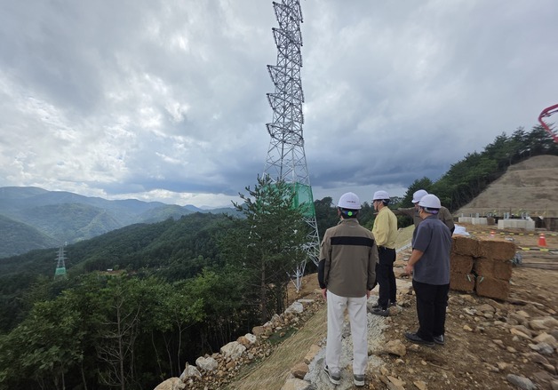 동부산림청, 삼척 도계 풍력발전단지 점검…산사태·산불 예방 당부