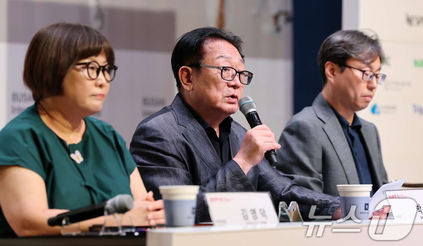 (서울=뉴스1) 김진환 기자 = 박광수 부산국제영화제 이사장이 1일 오후 서울 중구 대한상공회의소에서 열린 제31회 부산국제영화제 개최 기자회견에서 주요 선정작 등 세부 계획들을 …