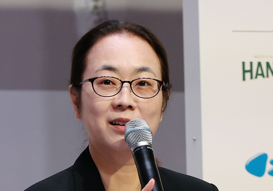 부산국제영화제 소개하는 박가언 부집행위원장