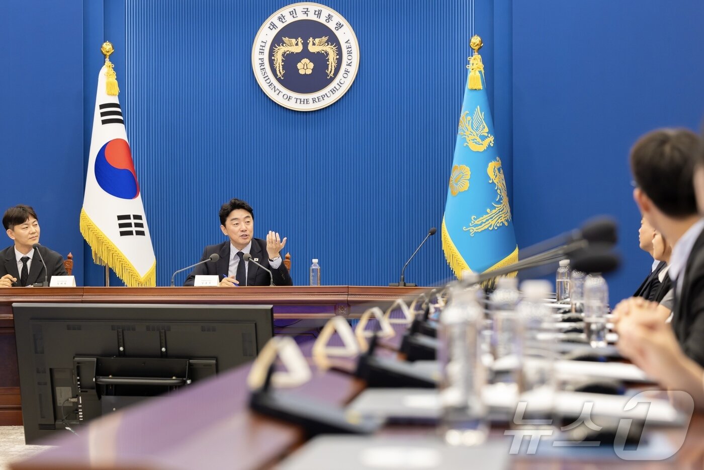 본문 이미지 - 강훈식 대통령비서실장이 1일 청와대에서 열린 ‘청와대 청년 펠로우십’ 오리엔테이션을 주재하고 있다. (청와대 제공. 재판매 및 DB 금지) 2026.9.1 ⓒ 뉴스1 허경 기자