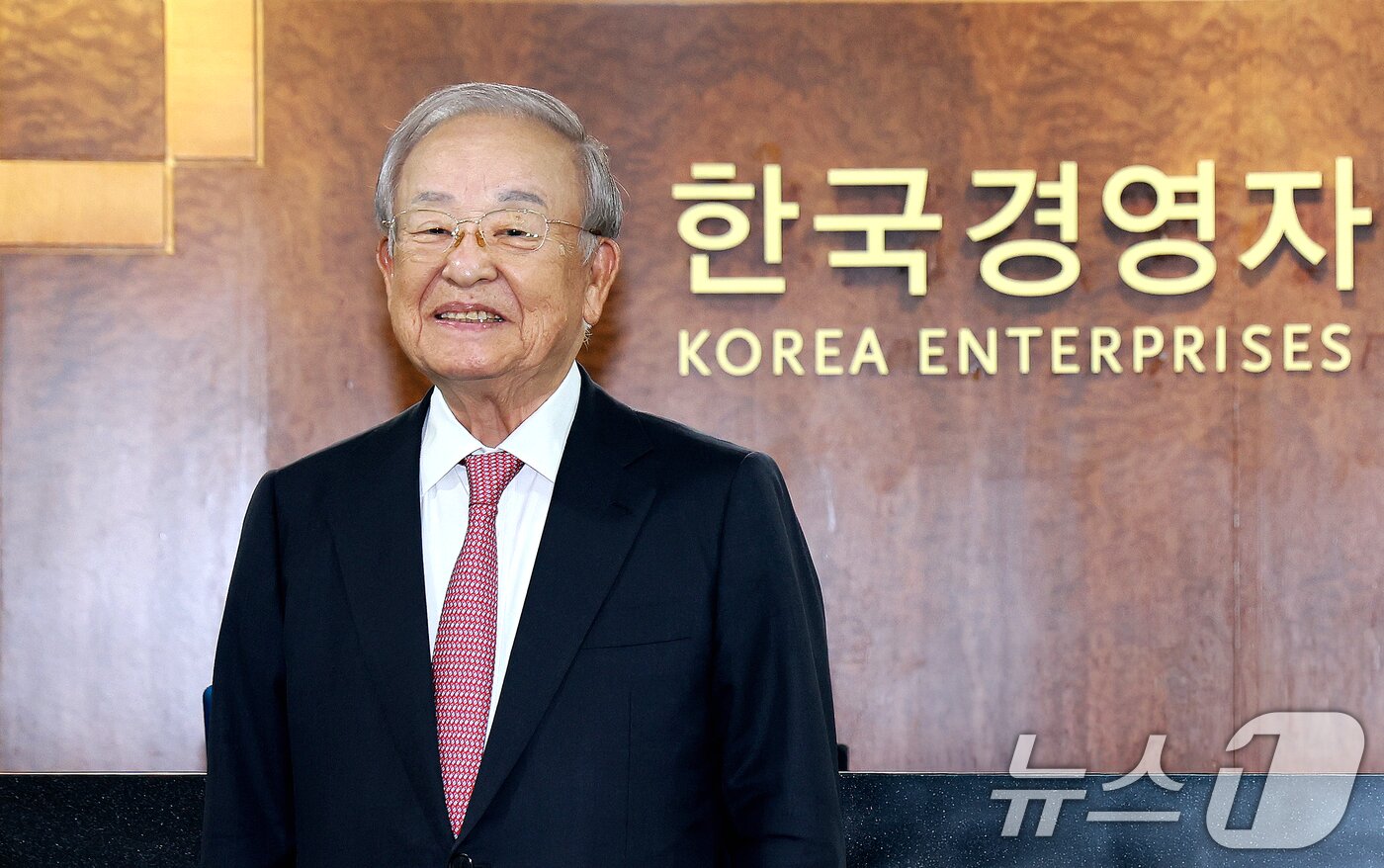 본문 이미지 - 손경식 한국경영자총협회장이 1일 서울 마포구 경총회관에서 뉴스1과 인터뷰를 하고 있다. 2026.9.1 ⓒ 뉴스1 이호윤 기자
