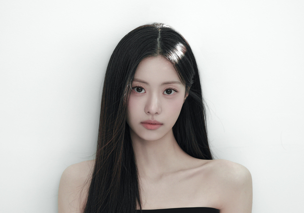'르세라핌 전 멤버' 김가람, 배우 전향 '청초한' 새 프로필 공개
