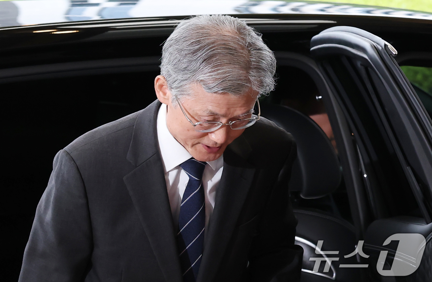 (서울=뉴스1) 김민지 기자 = 조희대 대법원장이 10일 오전 서울 서초구 대법원 청사로 출근하고 있다. 2026.9.10/뉴스1