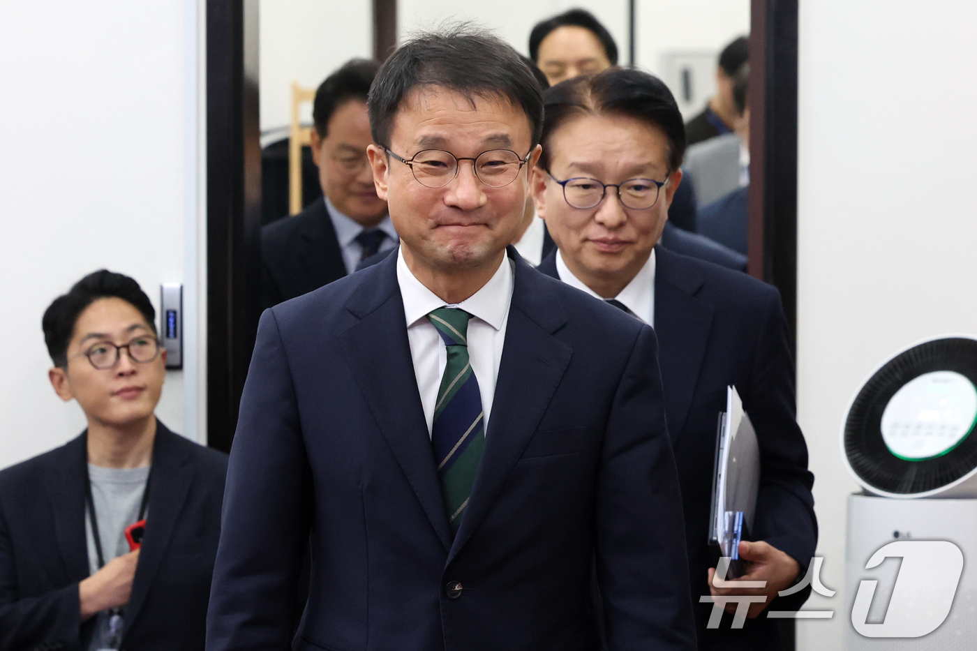 (서울=뉴스1) 황기선 기자 = 한병도 더불어민주당 원내대표가 10일 서울 여의도 국회에서 열린 정책조정회의에 참석하고 있다.  2026.9.10/뉴스1