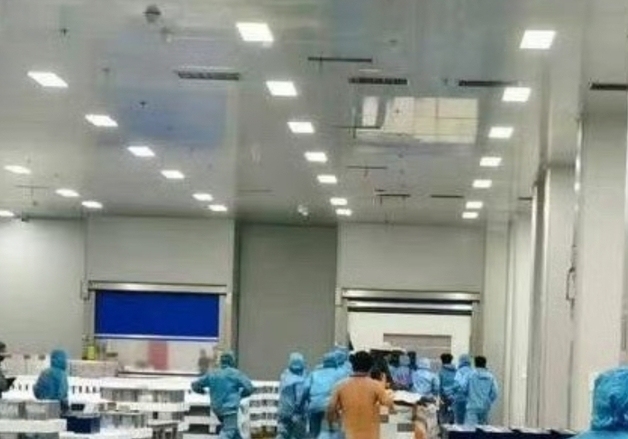 "바지에 실수한 직원, 나체로 분뇨 투척"…CATL 덮친 괴소문