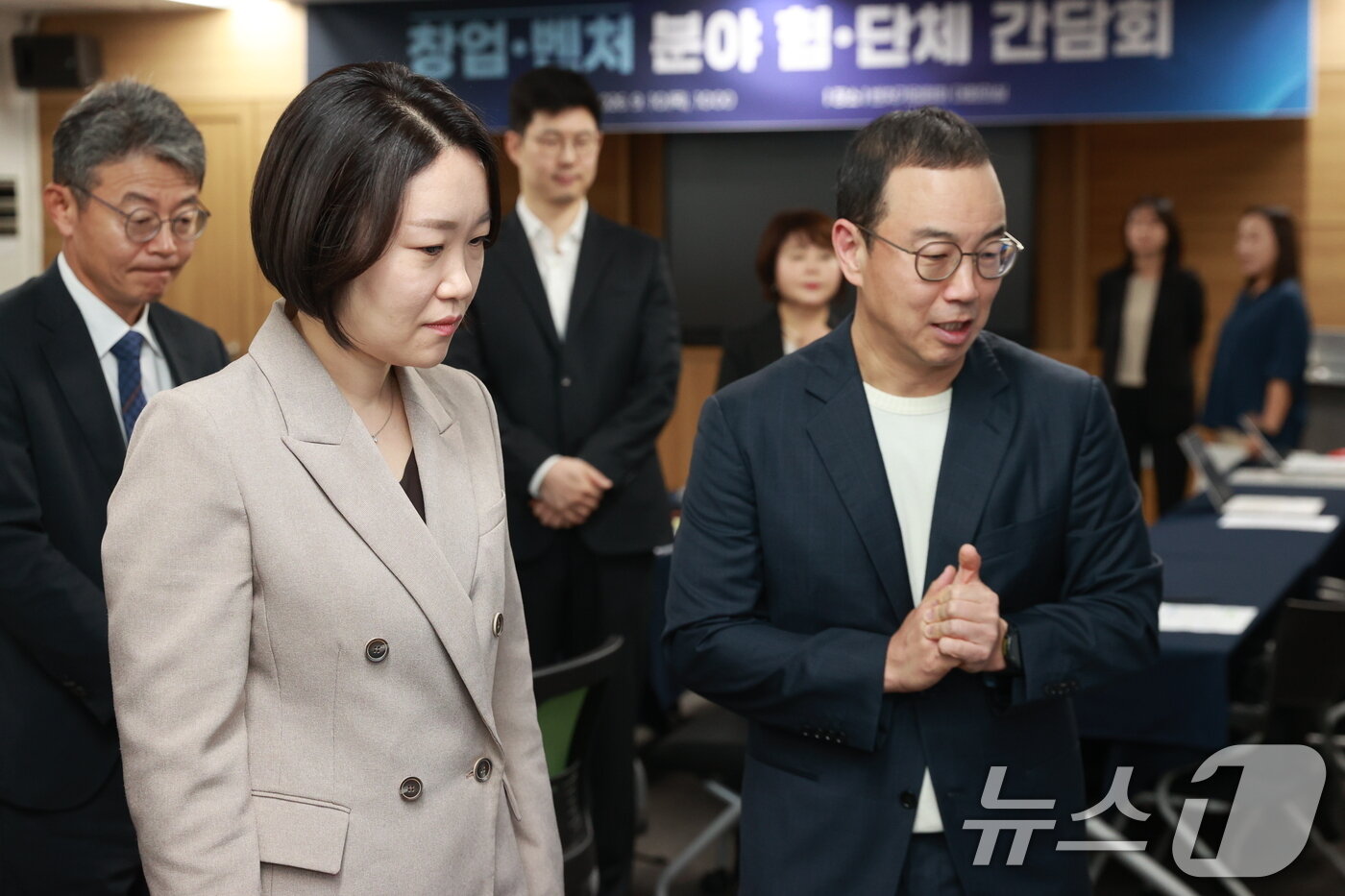 본문 이미지 - 이소영 중소벤처기업부 장관과 송병준 벤처기업협회 회장 (중소벤처기업부 제공. 재판매 및 DB금지) 2026.9.10 ⓒ 뉴스1