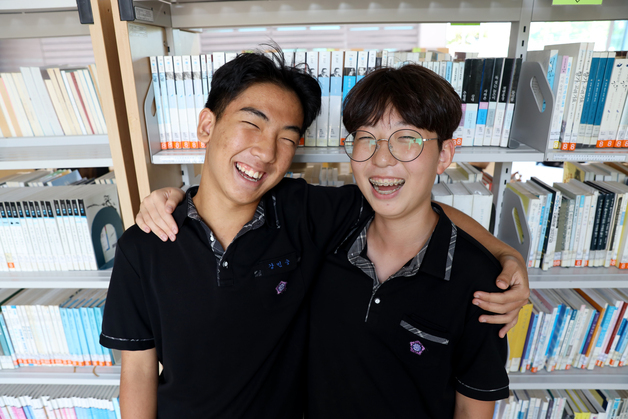 침수 위기 상가에 알리고 복구 도운 울산 중학생들…"고맙다는 말 보람"