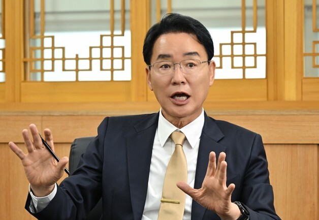 [인터뷰] 황병직 영주시장 "기업 투자하고 청년 돌아오게 만들 것"