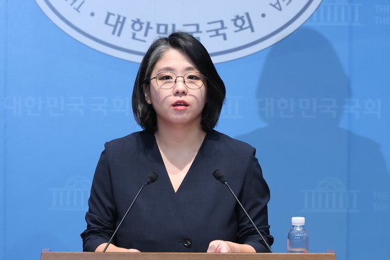 기자회견하는 용혜인 후보자