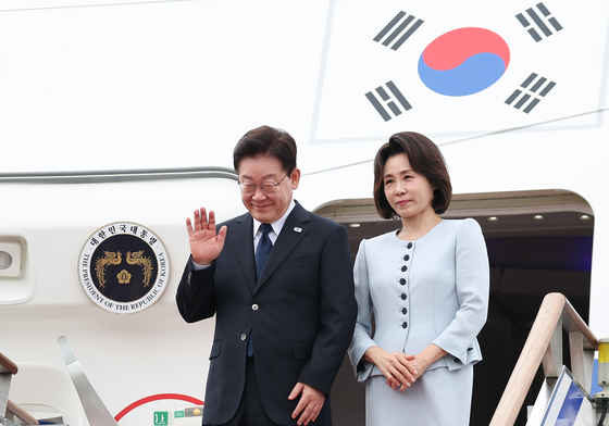 李대통령 지지율 38% 3주 연속 하락…40·50대도 '데드크로스'[갤럽]