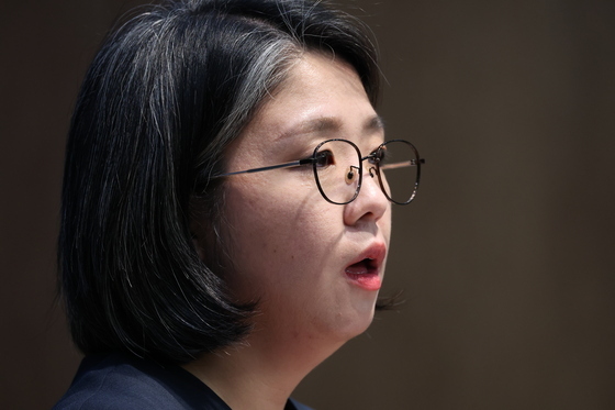 '남편 3억원 급여 논란' 용혜인 사건 고발인 조사…용혜인은 의혹 반박