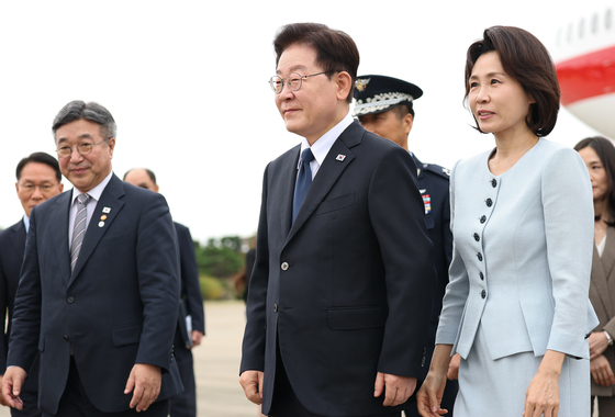 靑 "李대통령, 네팔 실종자 가족 애로 보고 받아…필요조치 검토 지시"