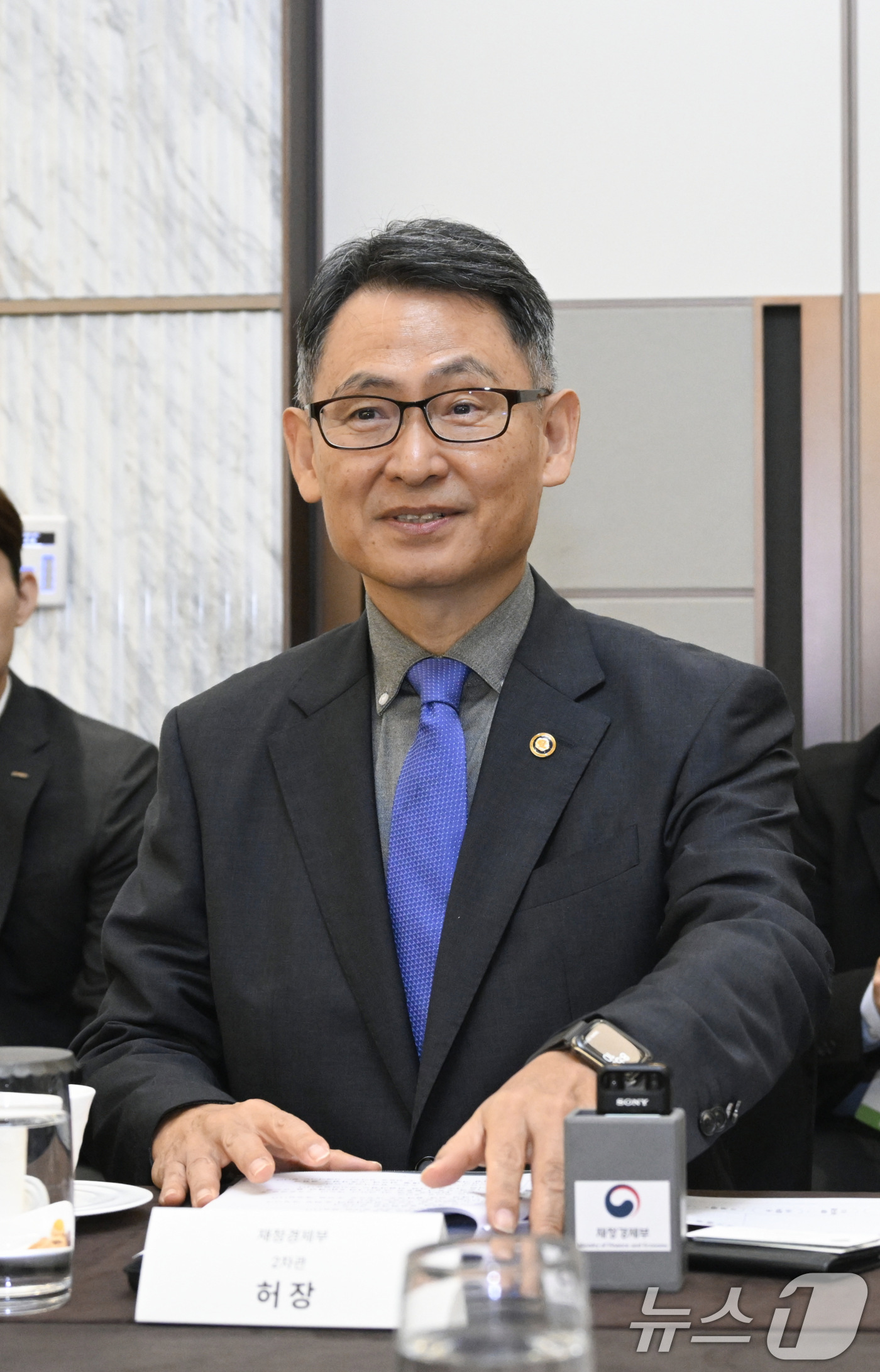 (서울=뉴스1) = 허장 재정경제부 차관이 10일 서울 광진구 그랜드 워커힐 서울에서 열린 '한-아프리카경제협력(KOAFEC) 한국 기관·기업 현장 간담회'를 주재하고 있다. (재 …
