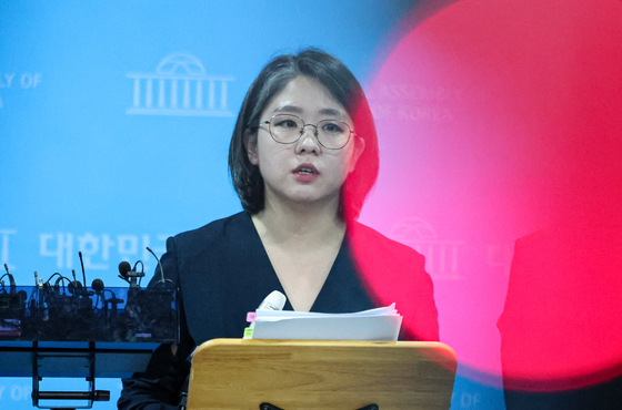 45분간 '작심 해명'한 용혜인…끝내 답하지 않은 질문들
