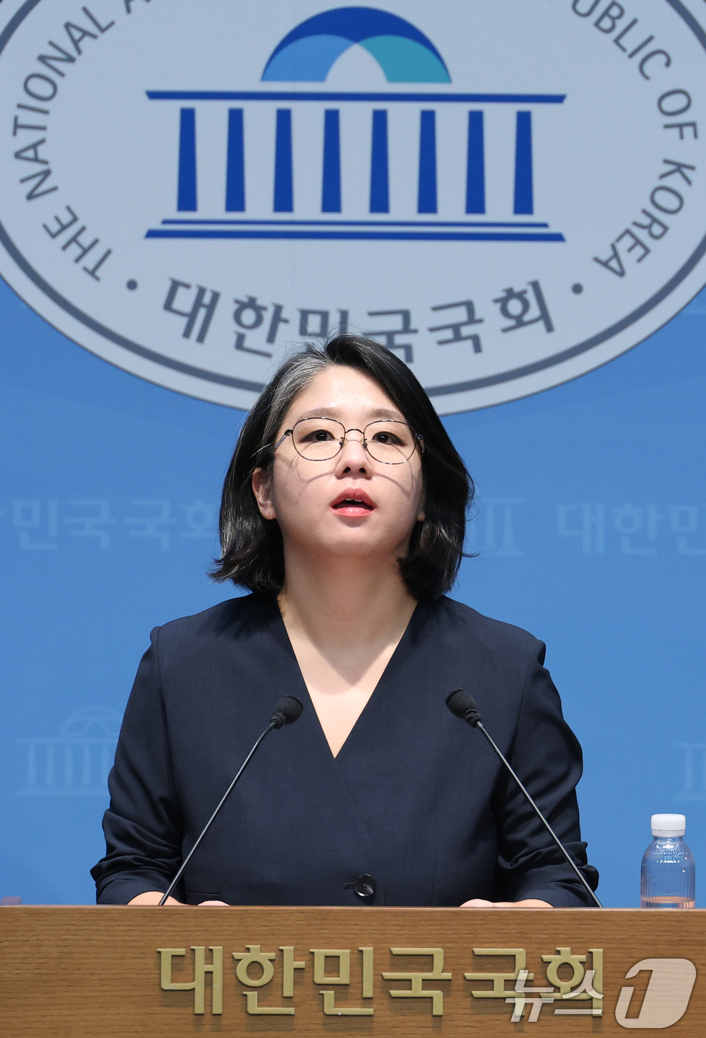 (서울=뉴스1) 신웅수 기자 = 용혜인 성평등가족부 장관 후보자가 10일 서울 여의도 국회 소통관에서 입장 발표 기자회견을 하고 있다. 2026.9.10/뉴스1