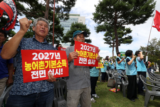 농어촌기본소득 시범사업 참여 지자체들 한숨 깊다…왜?