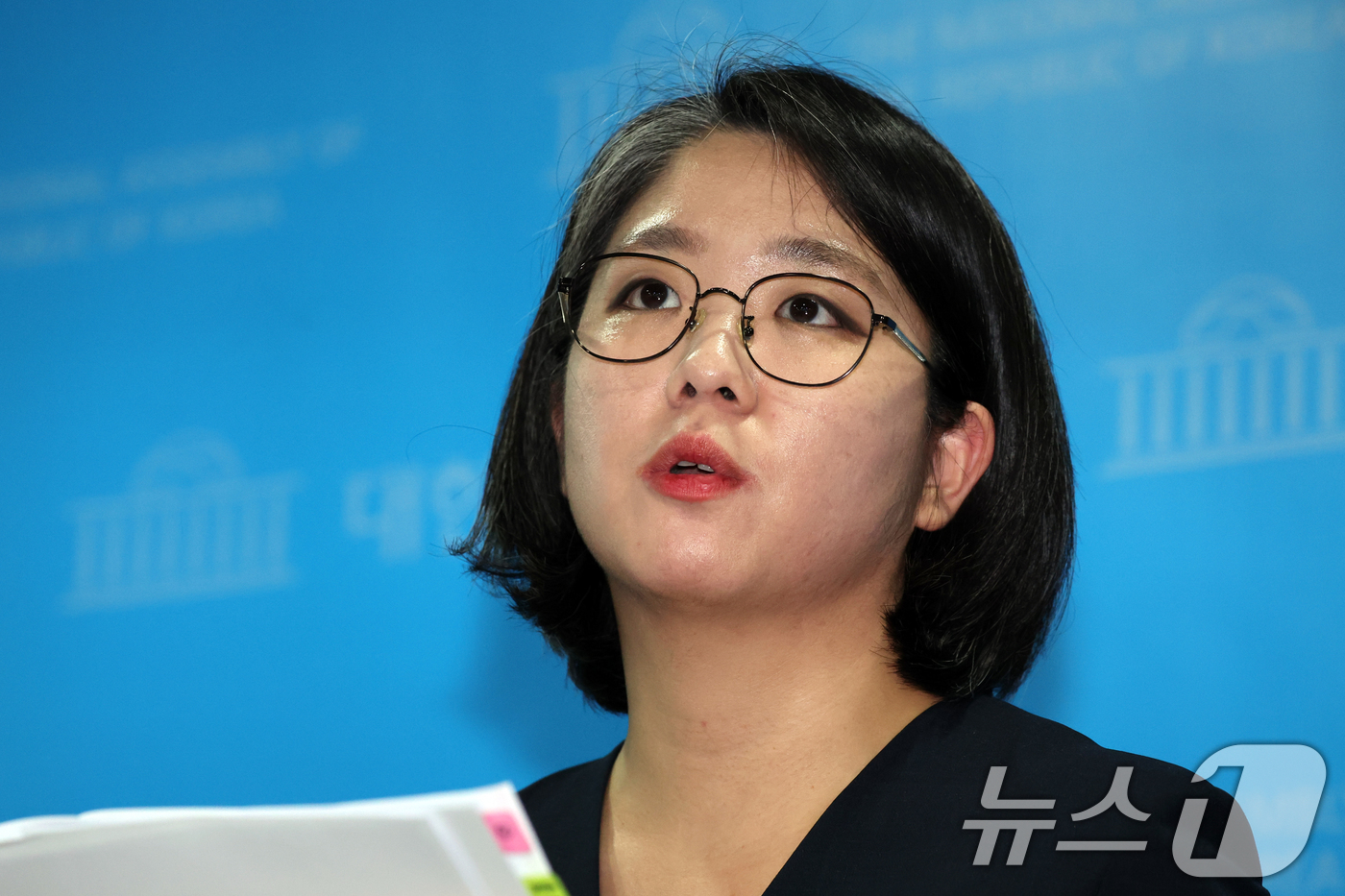 (서울=뉴스1) 황기선 기자 = 용혜인 성평등가족부 장관 후보자가 10일 국회 소통관에서 입장 발표 기자회견을 마치고 취재진의 질문을 받고 있다.  2026.9.10/뉴스1