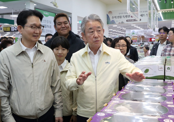 추석 앞두고 수급상황 살피는 강호동 농협중앙회장