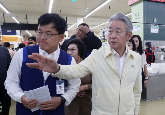 추석 전 수급상황 점검하는 강호동 농협중앙회장
