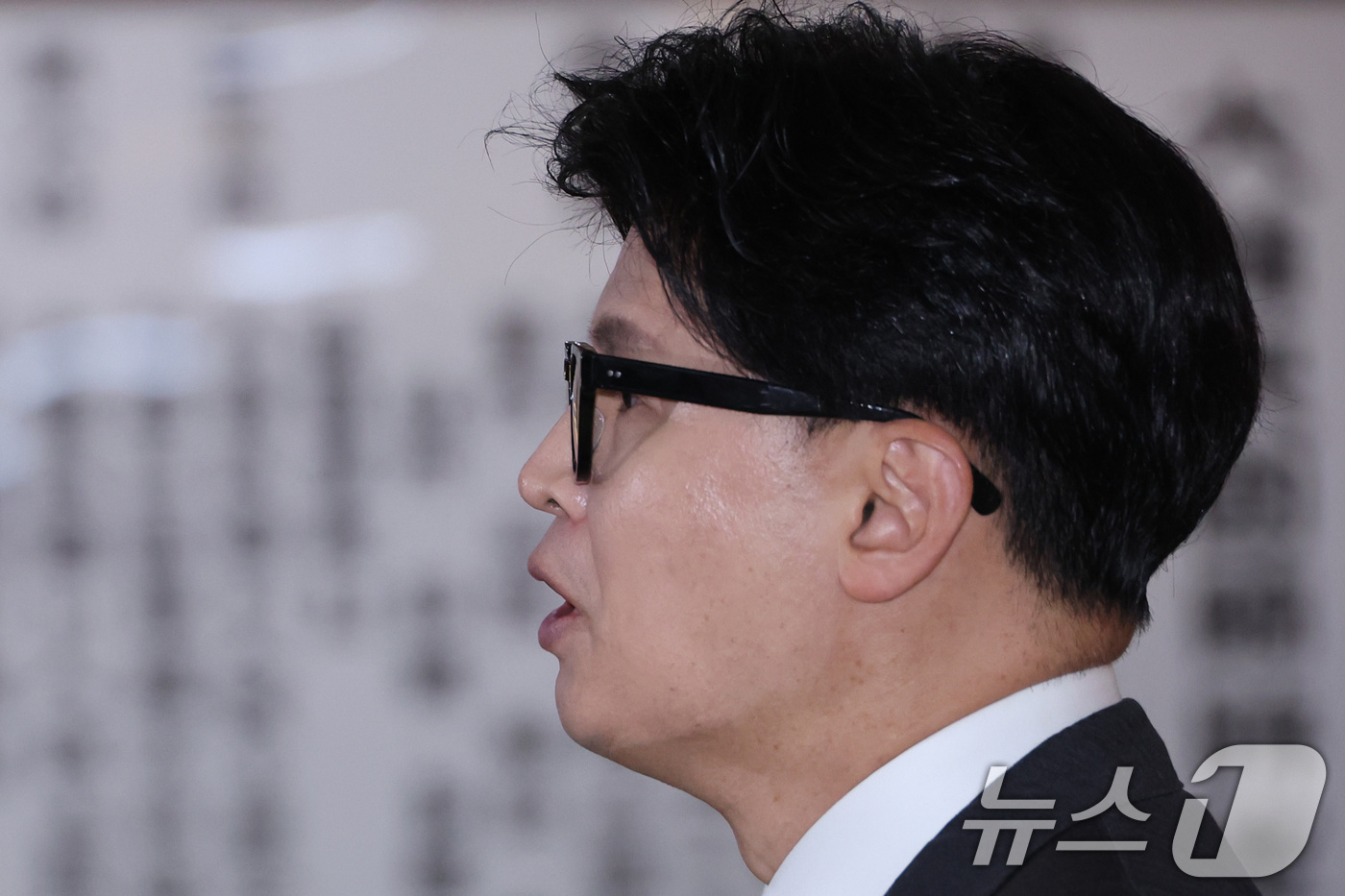 (서울=뉴스1) 신웅수 기자 = 한동훈 무소속 의원이 10일 서울 여의도 국회에서 취재진의 질의에 답변하고 있다.  2026.9.10/뉴스1