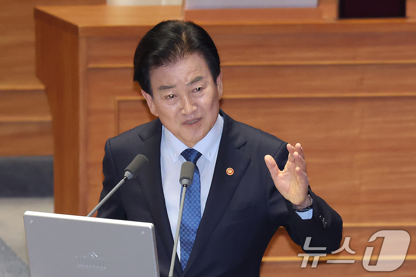 (서울=뉴스1) 신웅수 기자 = 정동영 통일부 장관이 10일 서울 여의도 국회에서 열린 제439회국회(정기회) 제6차 본회의 대정부 질문에서 외교·통일·안보에 관한 질문에 답변하고 …