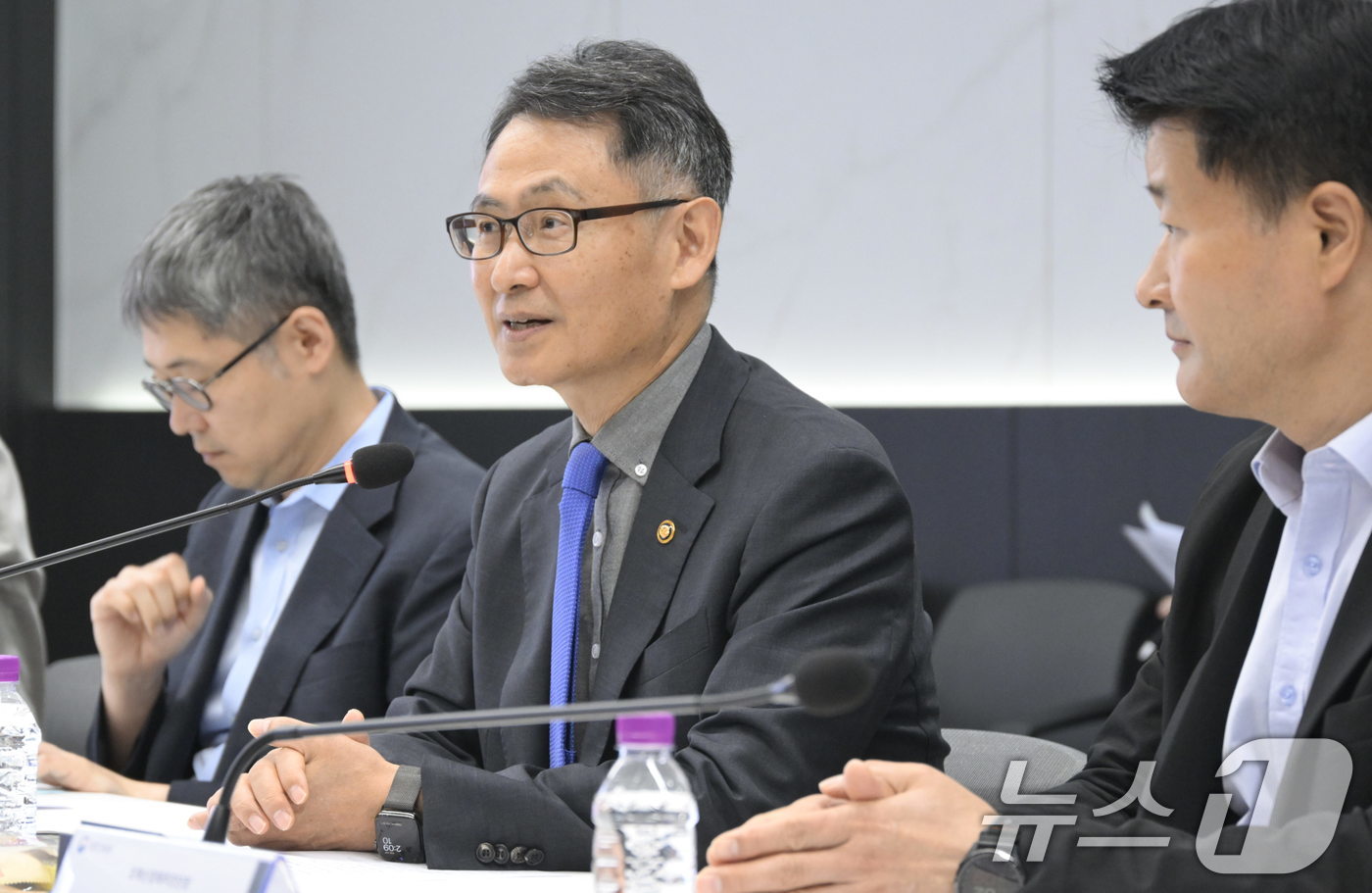(서울=뉴스1) = 허장 재정경제부 차관이 10일 서울 강서구 로보티즈에서 열린 '피지컬 AI 현장방문·간담회'를 주재하고 있다. (재정경제부 제공. 재판매 및 DB금지) 2026 …