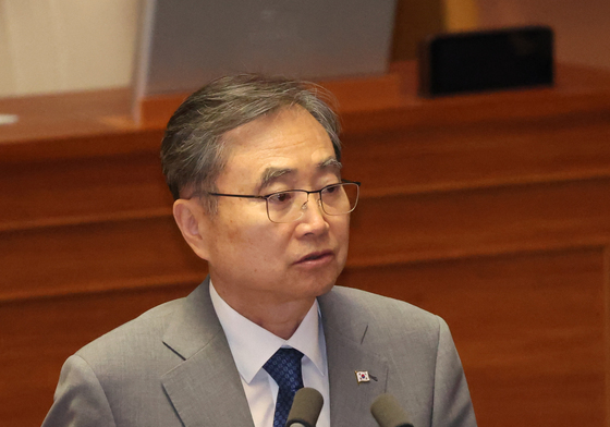 조현 장관, 대정부질문 답변