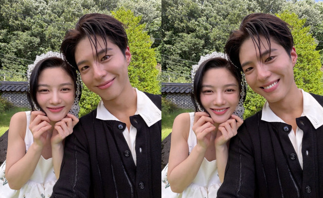 박보검·김유정 '구르미 그린 달빛' 10년 지나도 환상 케미 여전…설렘 가득 미소