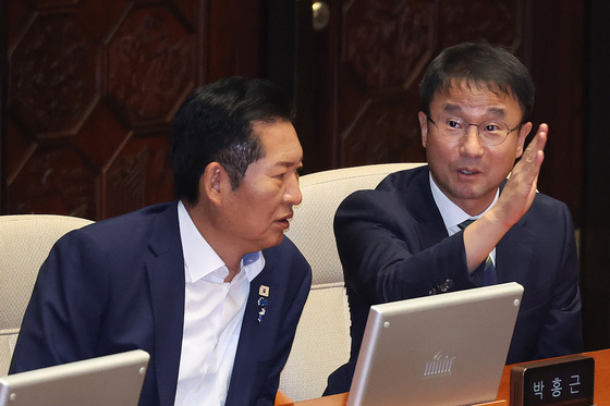 대화하는 한병도·정청래