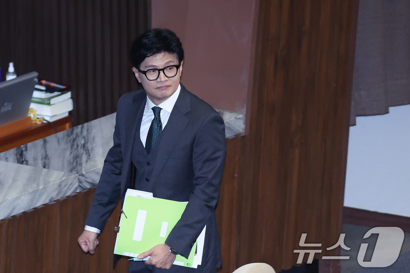 (서울=뉴스1) 신웅수 기자 = 한동훈 무소속 의원이 10일 서울 여의도 국회에서 열린 제439회국회(정기회) 제6차 본회의 대정부 질문에서 외교·통일·안보에 관한 질문을 마친 후 …