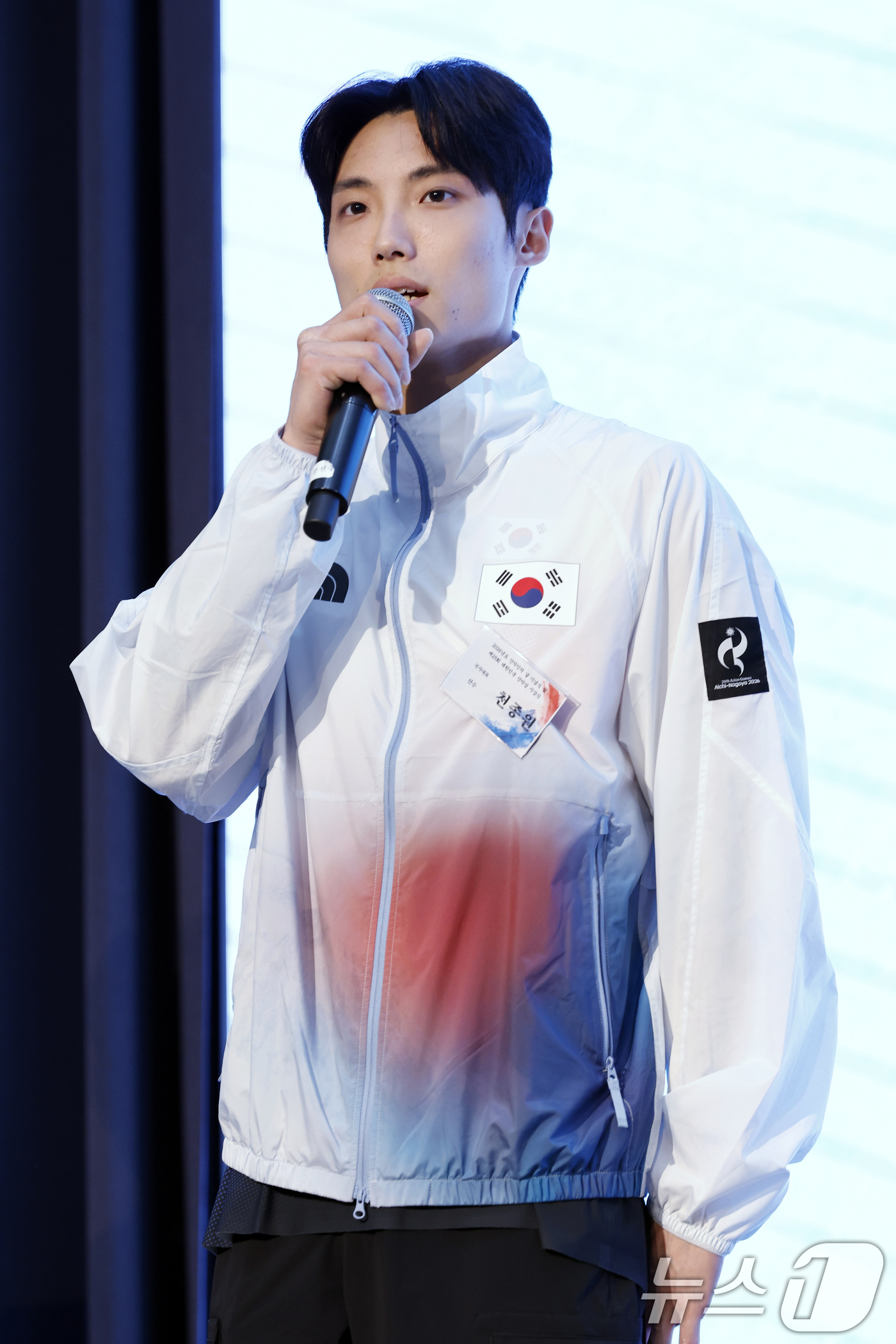 (서울=뉴스1) 박정호 기자 = 10일 오후 서울시 송파구 올림픽로 올림픽파크텔 올림피아홀에서 열린 제20회 아이치-나고야 아시안게임 스포츠클라이밍 국가대표 선수단 출정식에서 국가 …