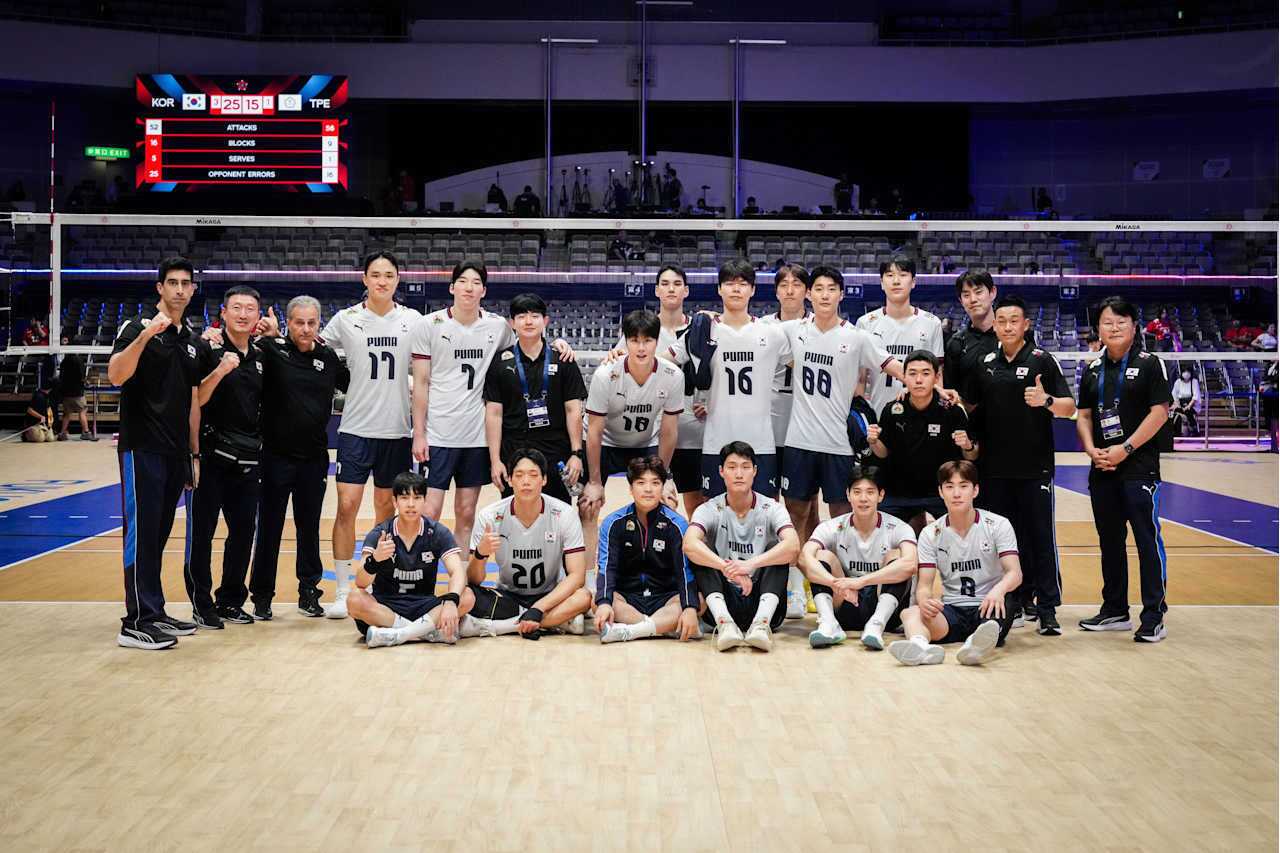 본문 이미지 - 아시아선수권에 나선 남자배구 대표팀(FIVB 제공) 