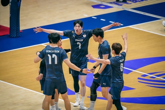 남자 배구, 만리장성 넘었다…중국 잡고 아시아선수권 4강 진출