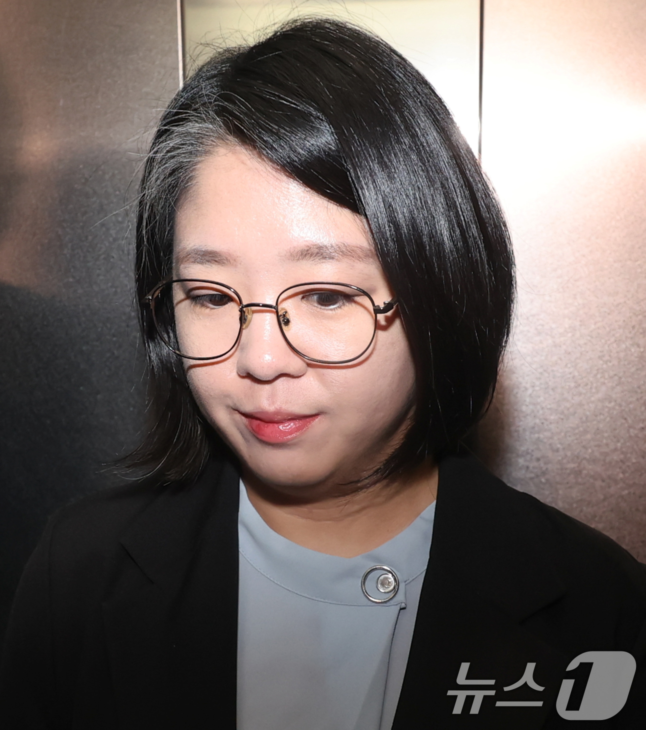 (서울=뉴스1) 오대일 기자 = 용혜인 성평등가족부 장관 후보자가 11일 오전 서울 서대문구 한국청소년활동진흥원에 마련된 인사청문회 준비 사무실로 출근하고 있다. (공동취재) 20 …