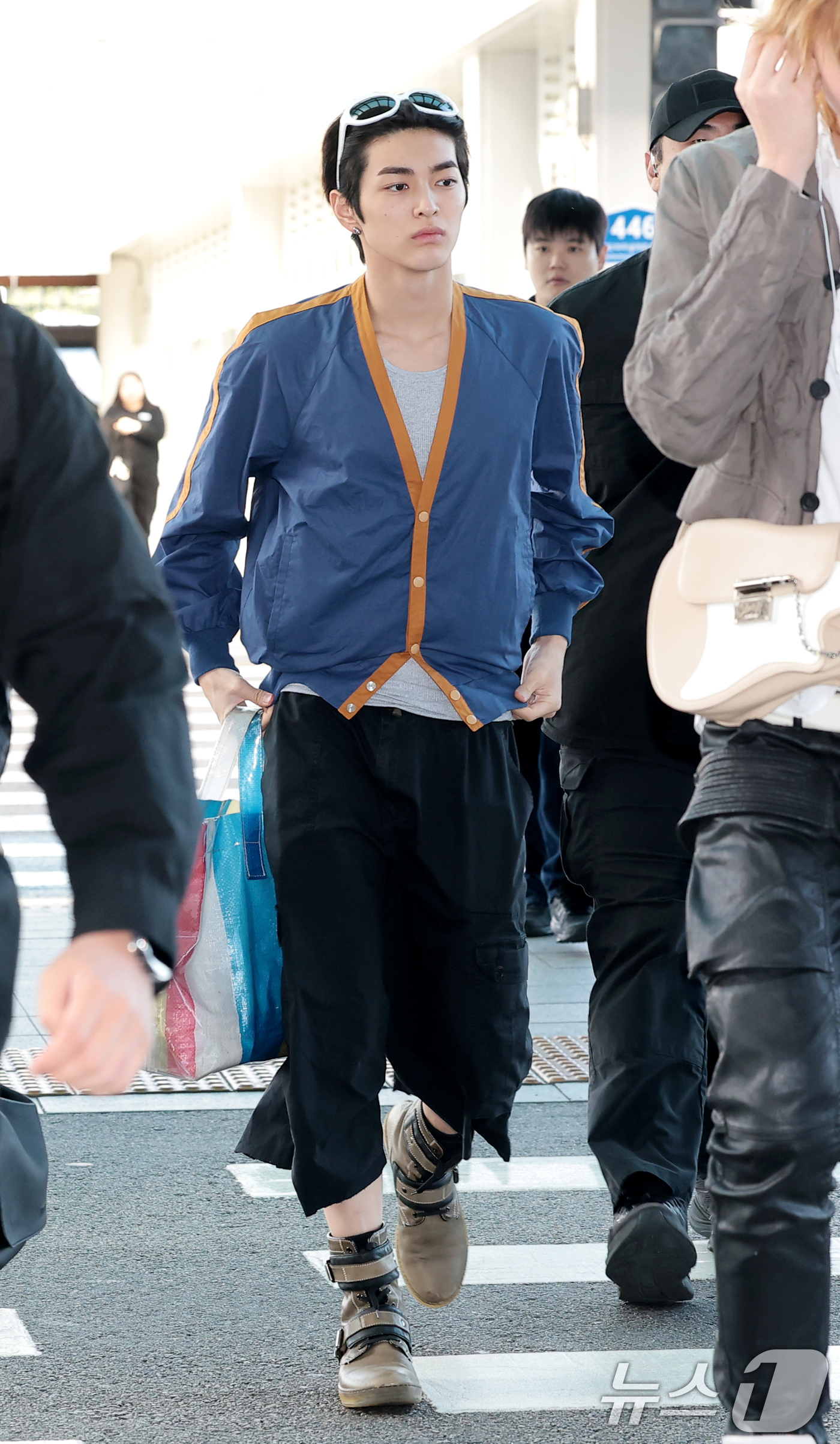 (인천공항=뉴스1) 권현진 기자 = 코르티스 건호가 해외 일정을 위해 11일 인천공항을 통해 스페인 바르셀로나로 출국하고 있다. 2026.9.11/뉴스1