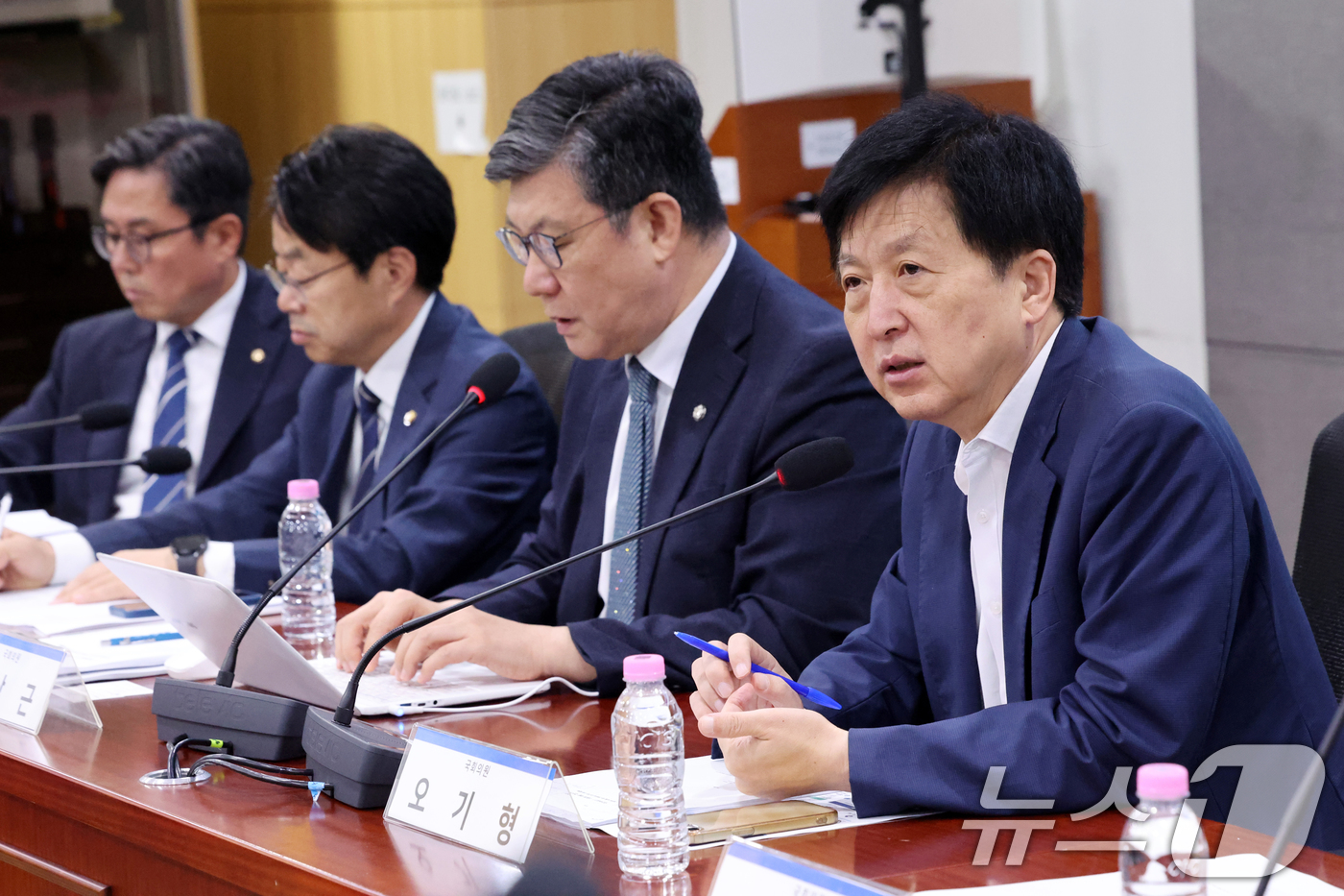 (서울=뉴스1) 황기선 기자 = 오기형 더불어민주당 K-자본시장 특별위원회 위원장이 11일 오전 서울 여의도 국회 의원회관에서 열린 '기업가치 제고를 위한 스튜어드십 코드 평가·반 …