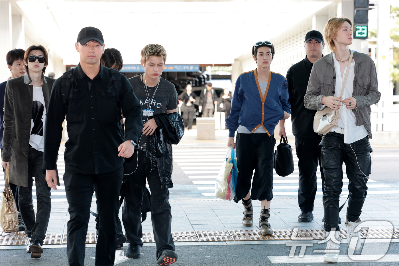(인천공항=뉴스1) 권현진 기자 = 코르티스가 해외 일정을 위해 11일 인천공항을 통해 스페인 바르셀로나로 출국하고 있다. 2026.9.11/뉴스1