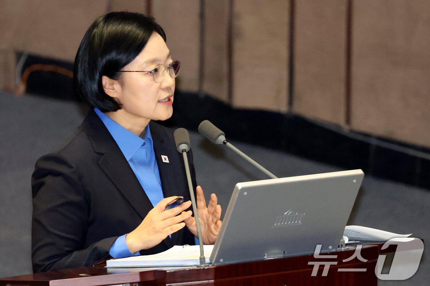 본문 이미지 - 한성숙 국무총리가 11일 오후 서울 여의도 국회에서 열린 제439회국회(정기회) 제7차 본회의에서 대정부질문(경제)에 답하고 있다. 2026.9.11 ⓒ 뉴스1 황기선 기자